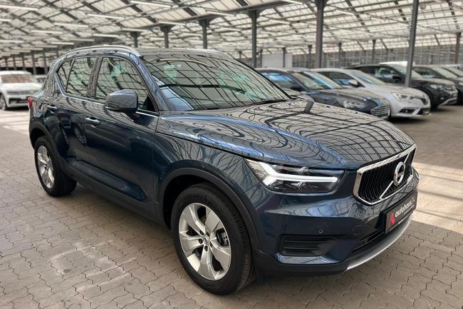 Volvo XC 40 T2 2WD Momentum (EURO 6d) Gebrauchtwagen