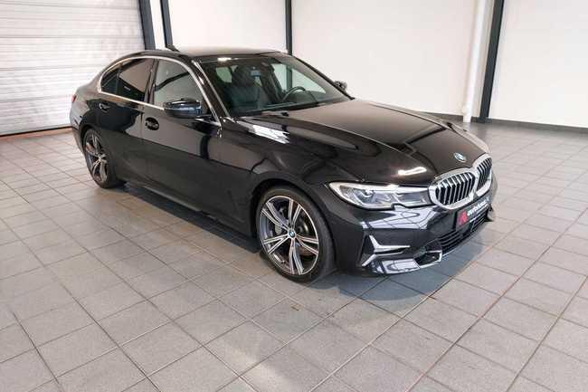 BMW 3er - 330 i xDrive Luxury Line Gebrauchtwagen